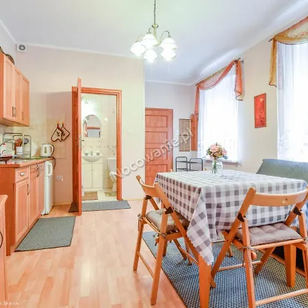 شقة Apartament Przy Wangu كارباش